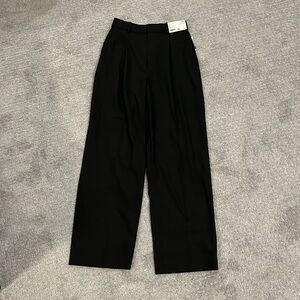 Uniqlo Black Pleated Wide-Leg Pants
